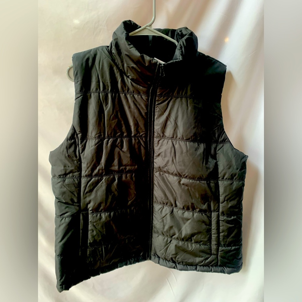 New York and Company Women's XXL 2X puffy puffer Vest New With Tags